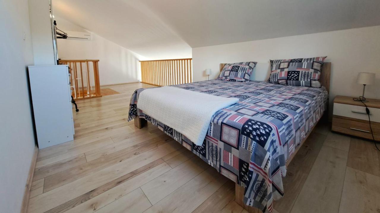 Apartment Oaza Mira ตรีบูนย์ ห้อง รูปภาพ