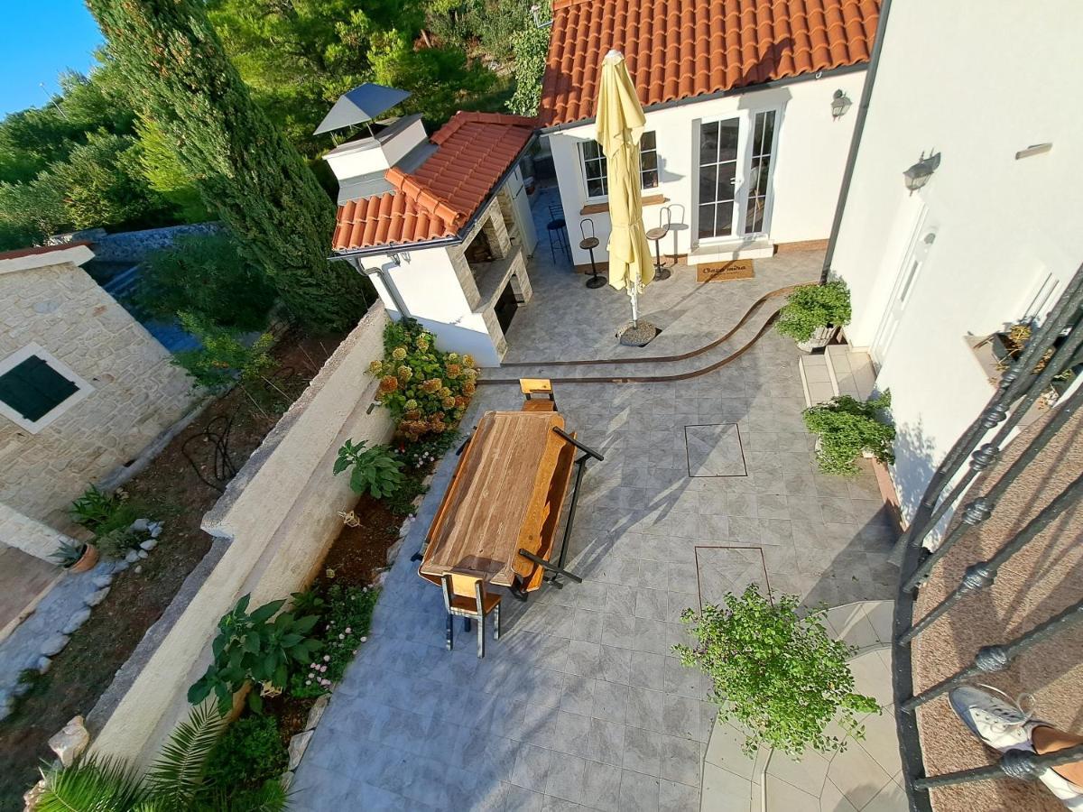 Apartment Oaza Mira ตรีบูนย์ ภายนอก รูปภาพ