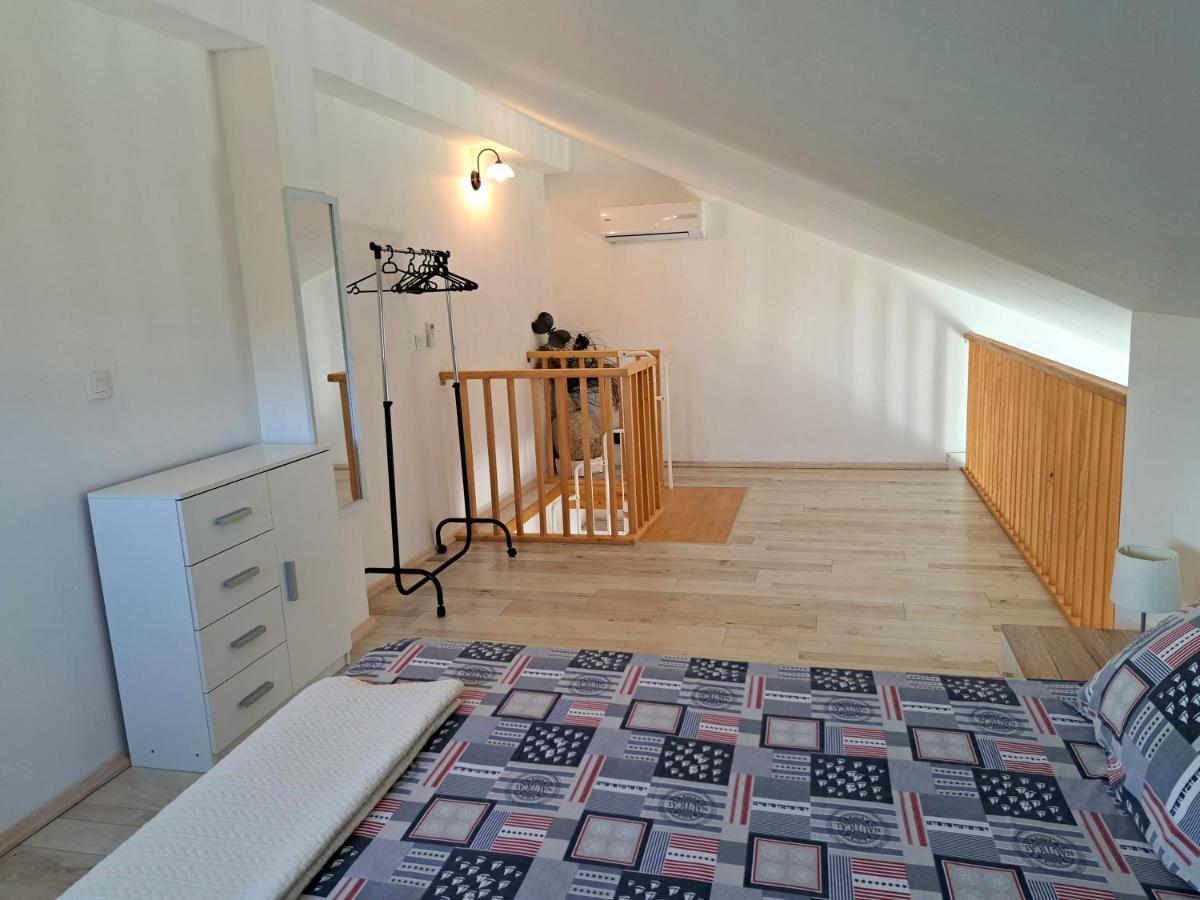 Apartment Oaza Mira ตรีบูนย์ ภายนอก รูปภาพ