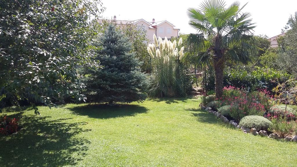 Apartment Oaza Mira ตรีบูนย์ ภายนอก รูปภาพ