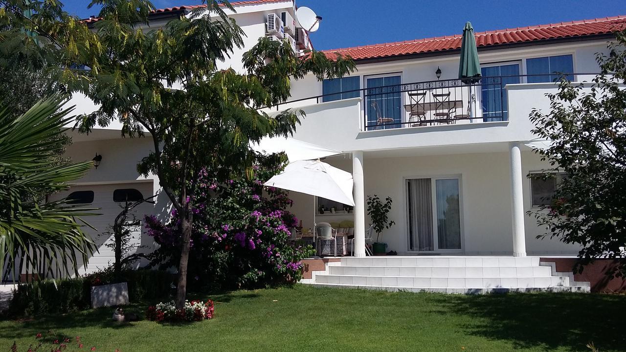 Apartment Oaza Mira ตรีบูนย์ ภายนอก รูปภาพ