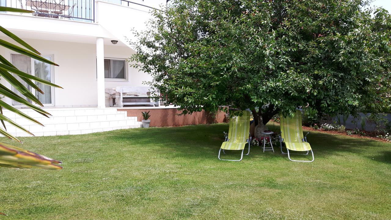 Apartment Oaza Mira ตรีบูนย์ ภายนอก รูปภาพ